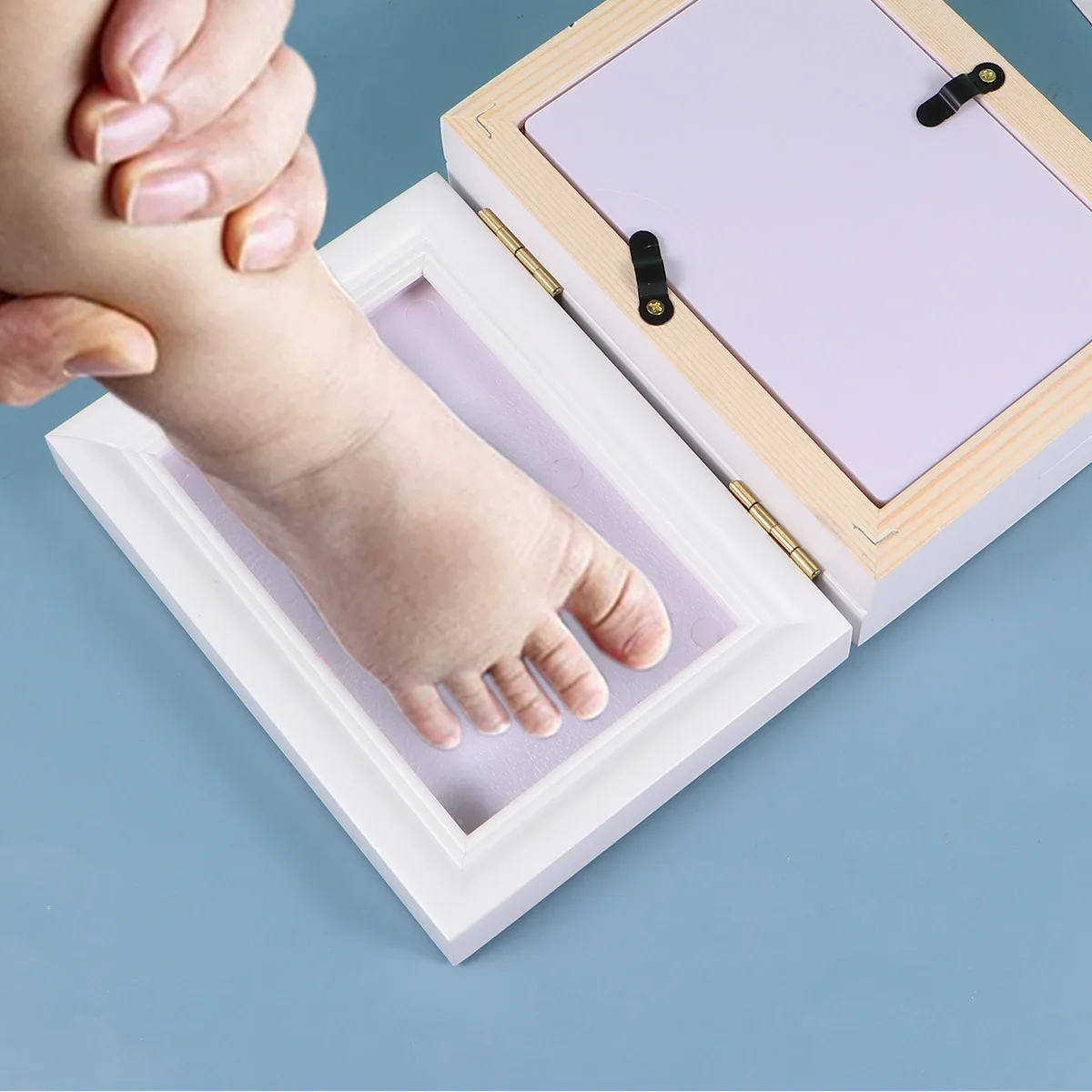 

1pc Handprint Mud Photo Frame For Pets 3-Fold Fingerprint Display With Cat Dog Footprint Keepsake Durable Non-Toxic White Pink