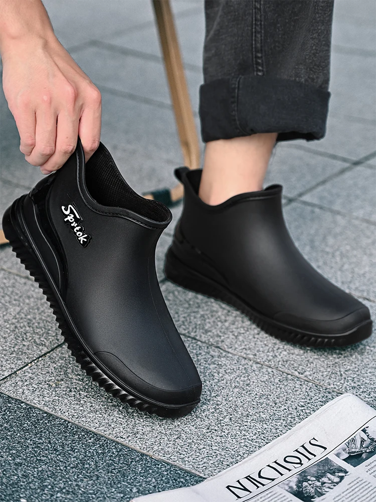 Men's Low-Top Lightweight Work Boots Waterproof Non-Slip Kitchen Fishing Water Shoes Fleece-Lined Outdoor Delivery Rider Boots