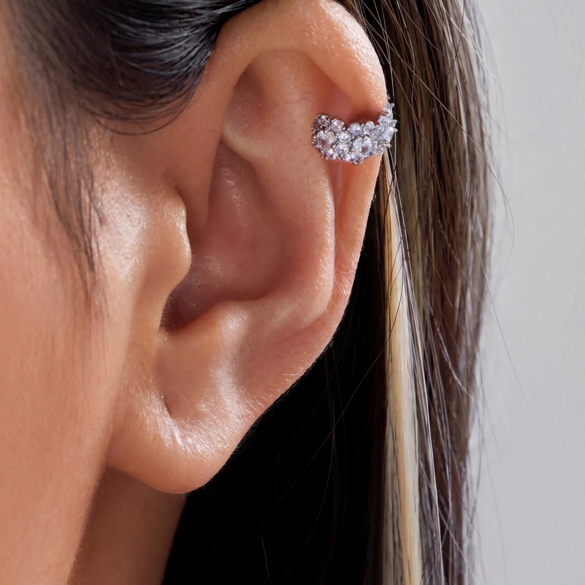 1 Stück Elegante Glänzende Zirkon-Blumen-Ohrklemmen für Damen und Herren Minimalistische Geometrische Blumen-Ohrmanschetten Ohne Piercing Schmuck – Detail 13