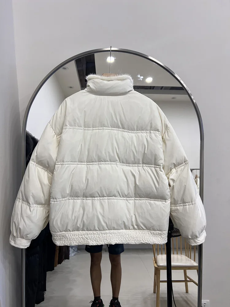 النمط الصيني الجديد الوقوف طوق مشبك فرو المنك الأبيض بطة أسفل سترة الشتاء المرأة الجديدة أنيقة بلون أسفل معطف
