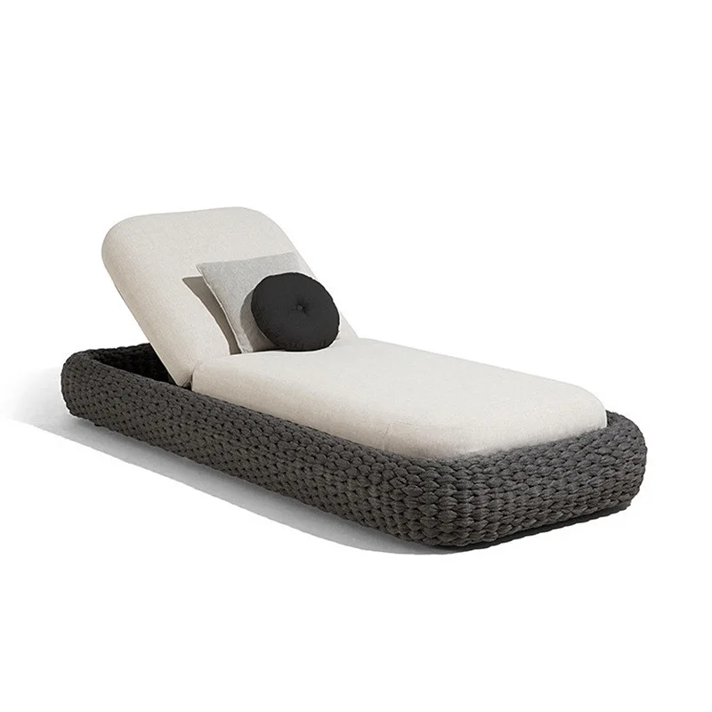 Outdoor PE Rattan Chaise Lounge Sun Bed Weatherproof Wicker Patio Daybed With Cushion