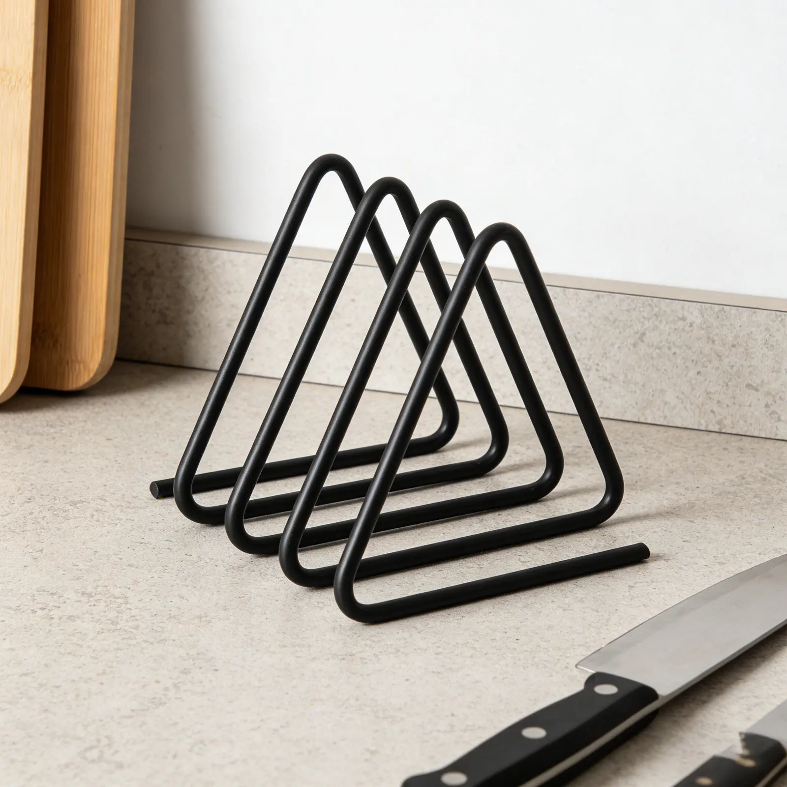 Support de présentation vertical pour planches à découper triangulaires, support compact et efficace pour planches à découper, plaques de cuisson, couvercles de moules, placards et comptoirs.
