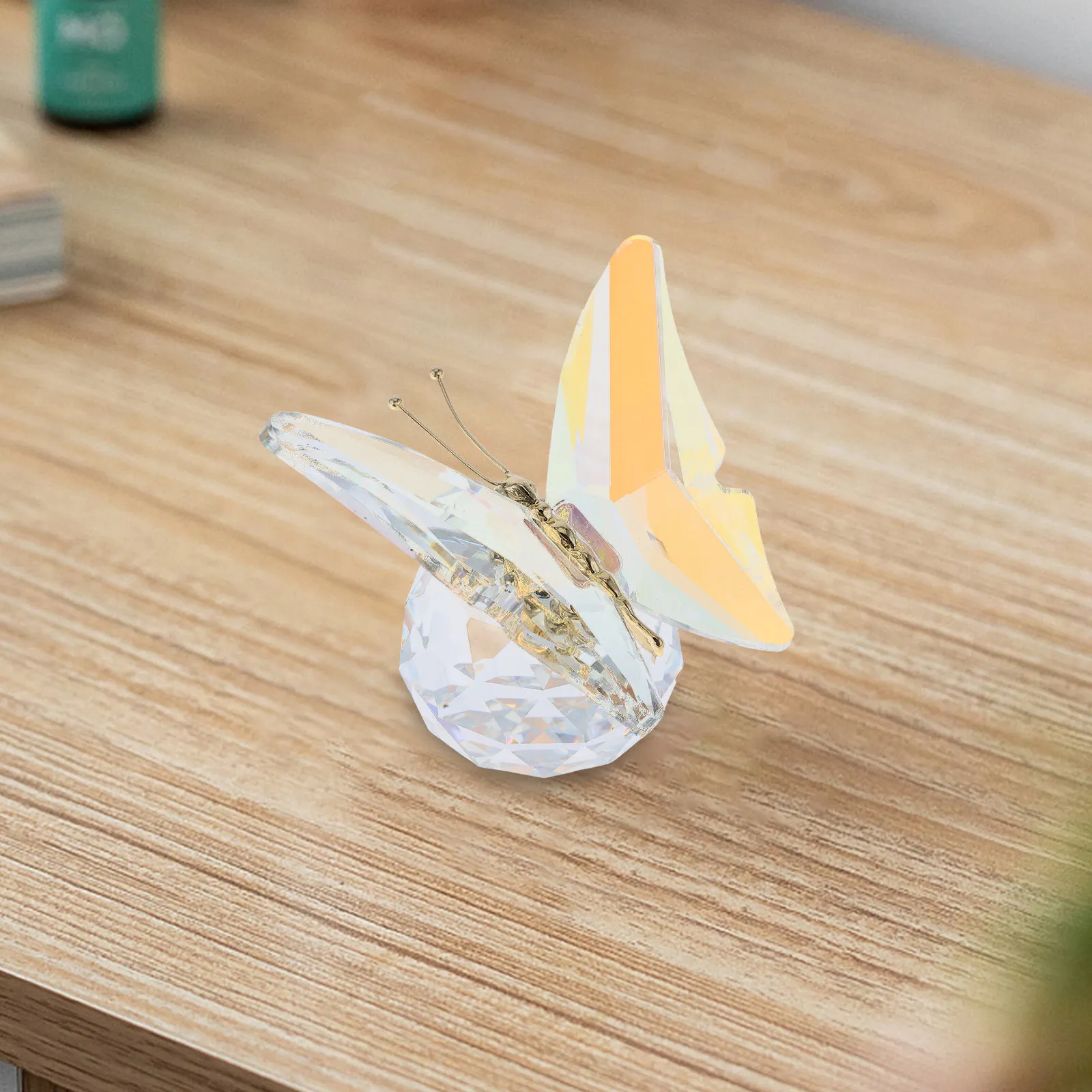 Elegant Crystal Butterfly Ornament with Shimmering Finish – Desktop, Shelf & Living Room Decor