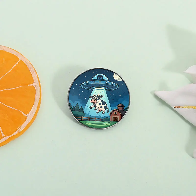 Enamel Pin Fun Alien UFO Cow Brooch Retro Farm Theme Cartoon Badge Student Backpack Brooch Brooches for Women's Clothing Pines