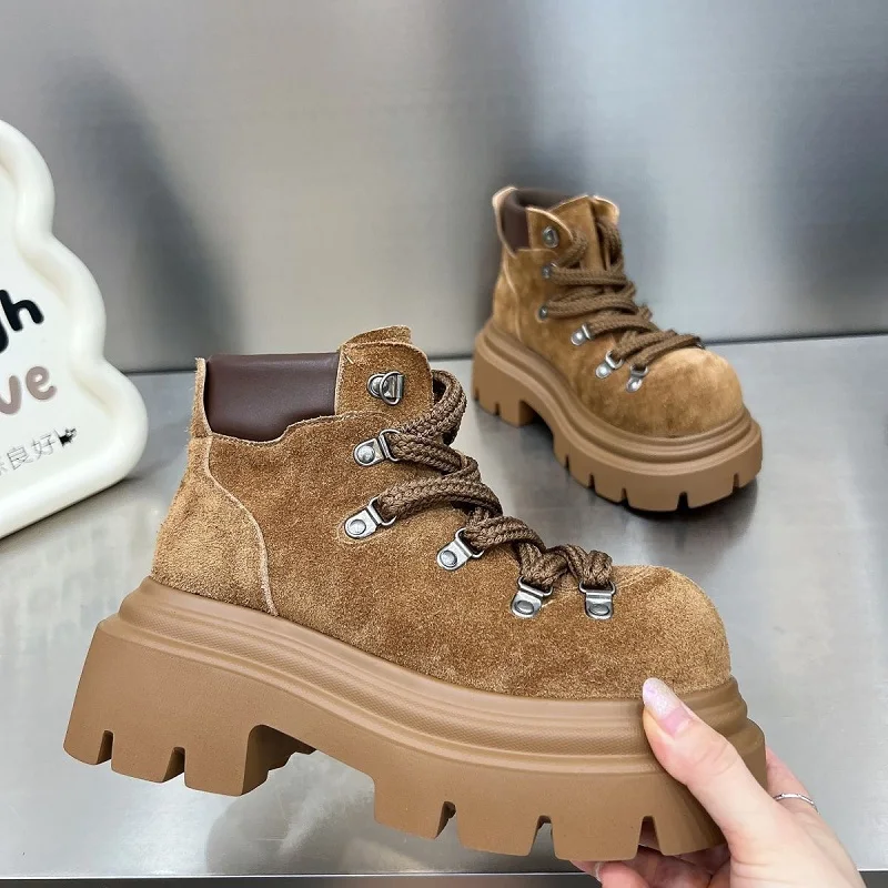 

Women's Ankle Boots Fashion Gothic Platform Botas British Short Boot Motorcycle Boots for Women Designer Suede Boots Botas