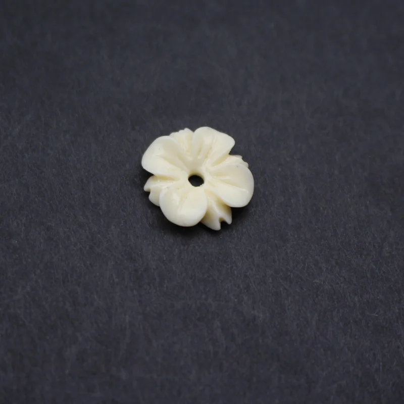 (20 pieces/lot)  14mm Coral Leaf Carved Space parts Multi-color Artificial Coral Findings for Jewelry making
