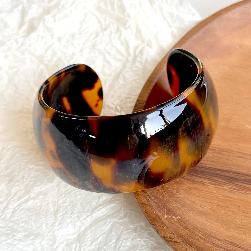 

Exaggerate Leopard Print Resin Large Thick Cuff Bracelets for Women Wide C-shaped Acrylic Bangles Fashion Jewelry Accessories