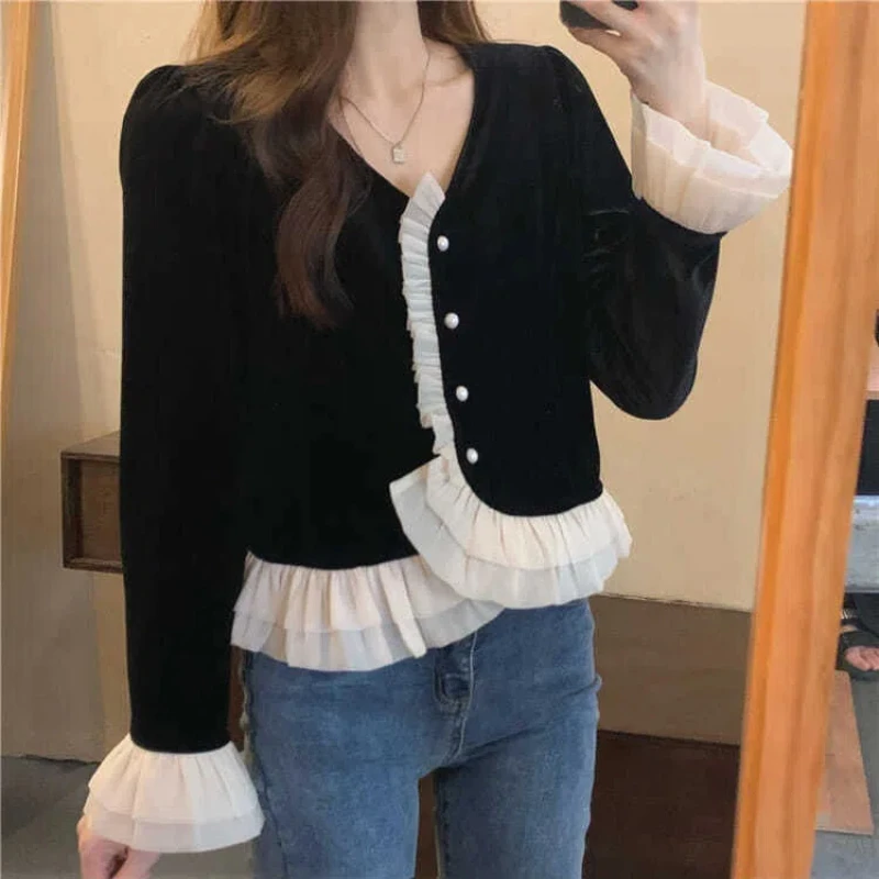 Women Clothing Temperament Lace Patchwork Shirt Tops Spring Autumn New V Neck Solid Sweet Velvet Short Blouse Vintage Fashion