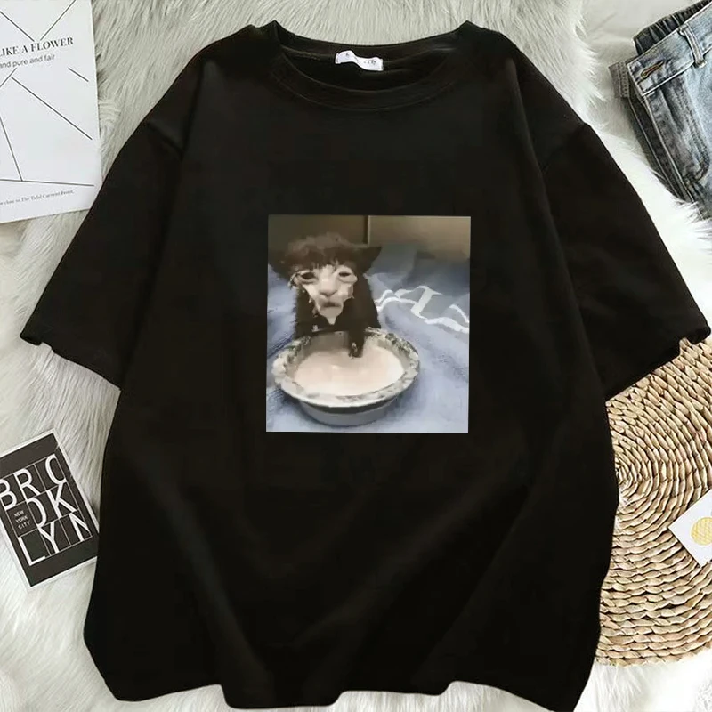 

Funny Milk Face Cat Meme Print T Shirt Weird Humor Cat Graphic T-Shirts Men's Women Fashion Oversized T-Shirt Streetwear