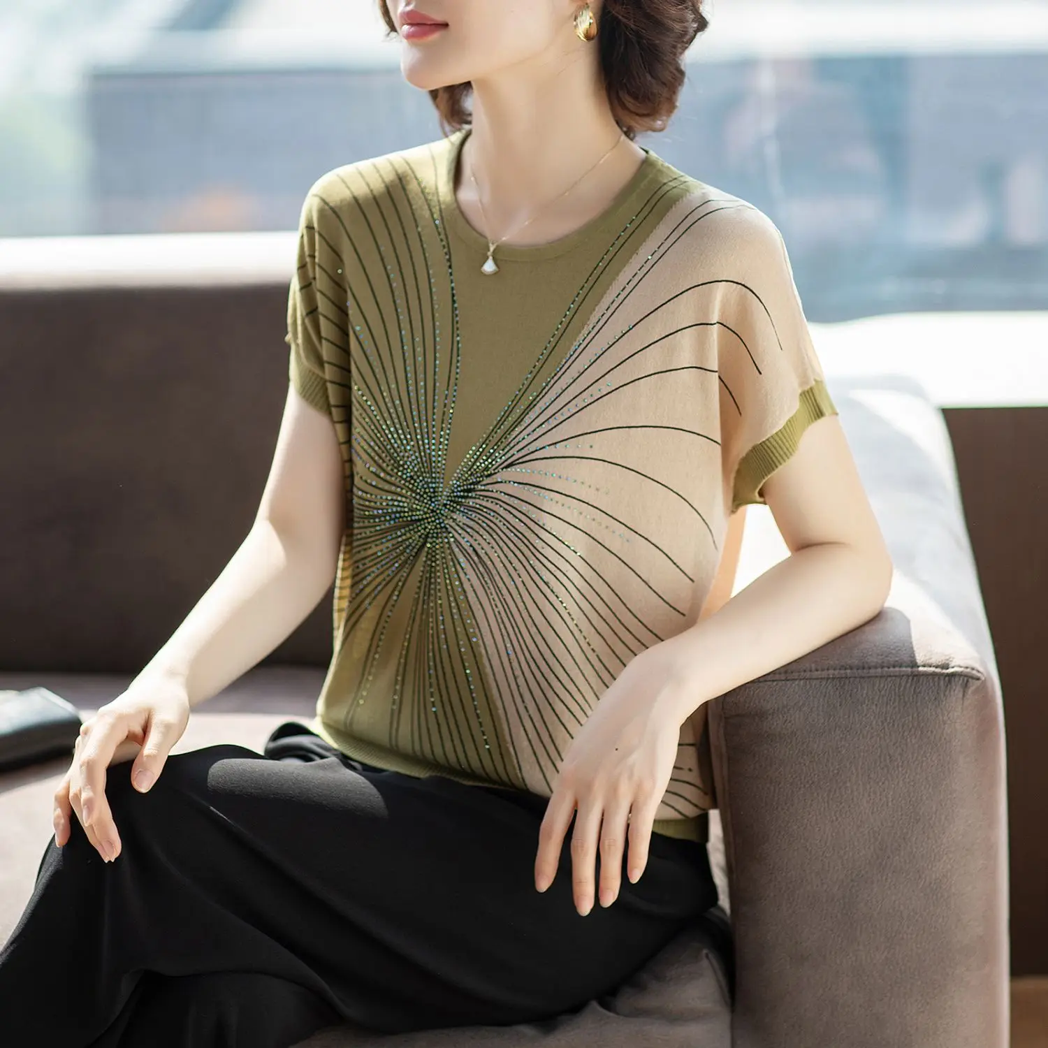 

Green Slim Summer Stylish Short-sleeved Ice Silk T-shirt Knitted 2025 Casual and Versatile Elegant Top