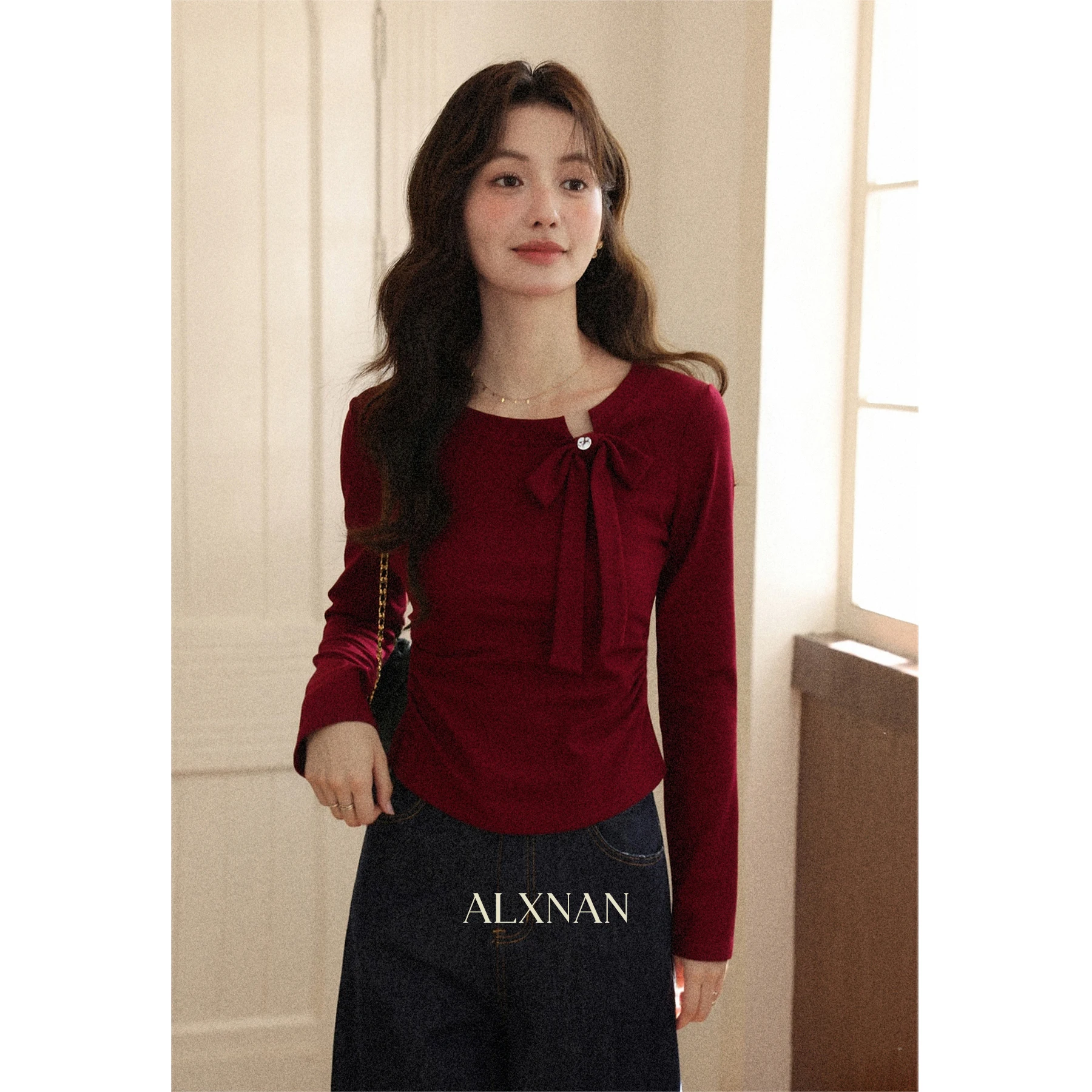 

ALXNAN Vintage Red Long Sleeve T-shirt Women Round Neck Bow Waist Pleated Cotton Pullover Autumn Slim-fit Short Tees DYL663007
