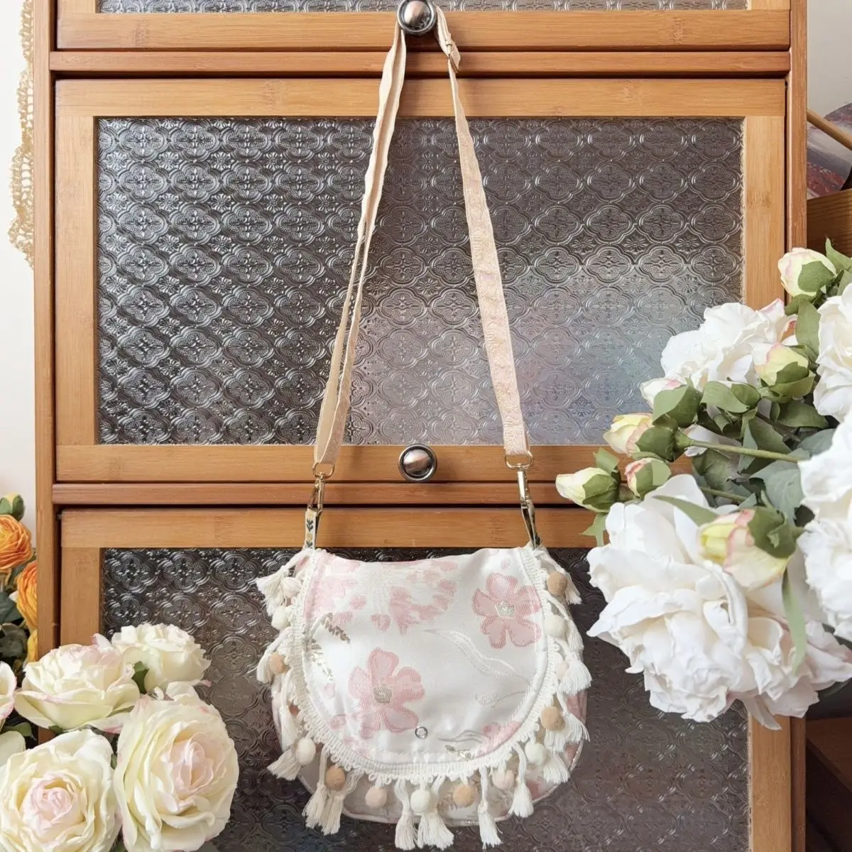 

JIAERDI Retro Fringe Flower Shoulder Bag Women Hanfu Large Capacity Artistic Crossbody Bag Embroidery Ethnic Style Bag Chic 2025