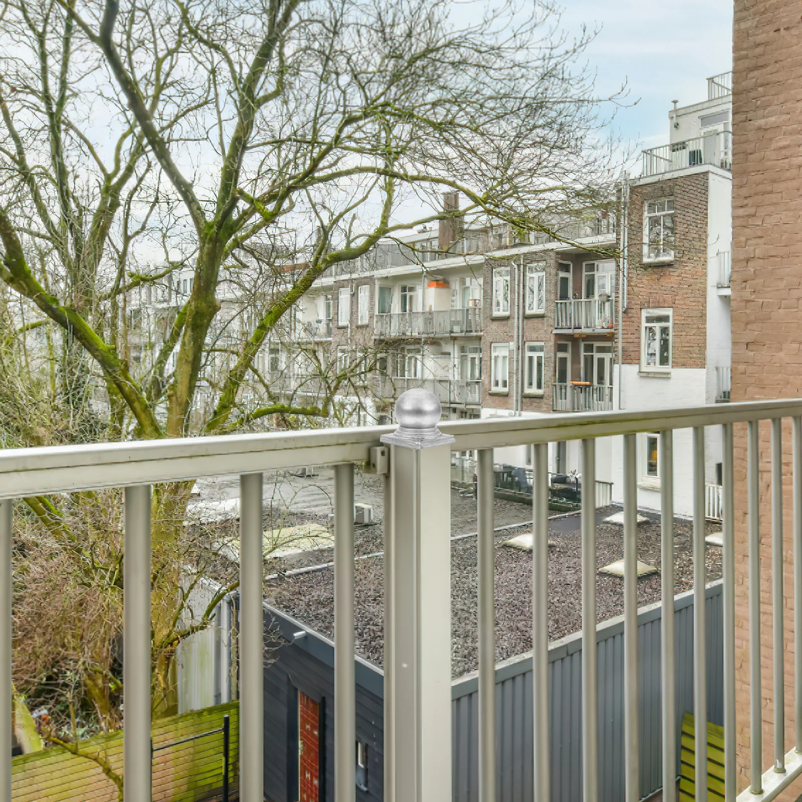 

4Pcs Metal Fence Post Caps Round Post Covers Durable Iron Guardrail Covers for Fence Sealing and Decoration Column Cover