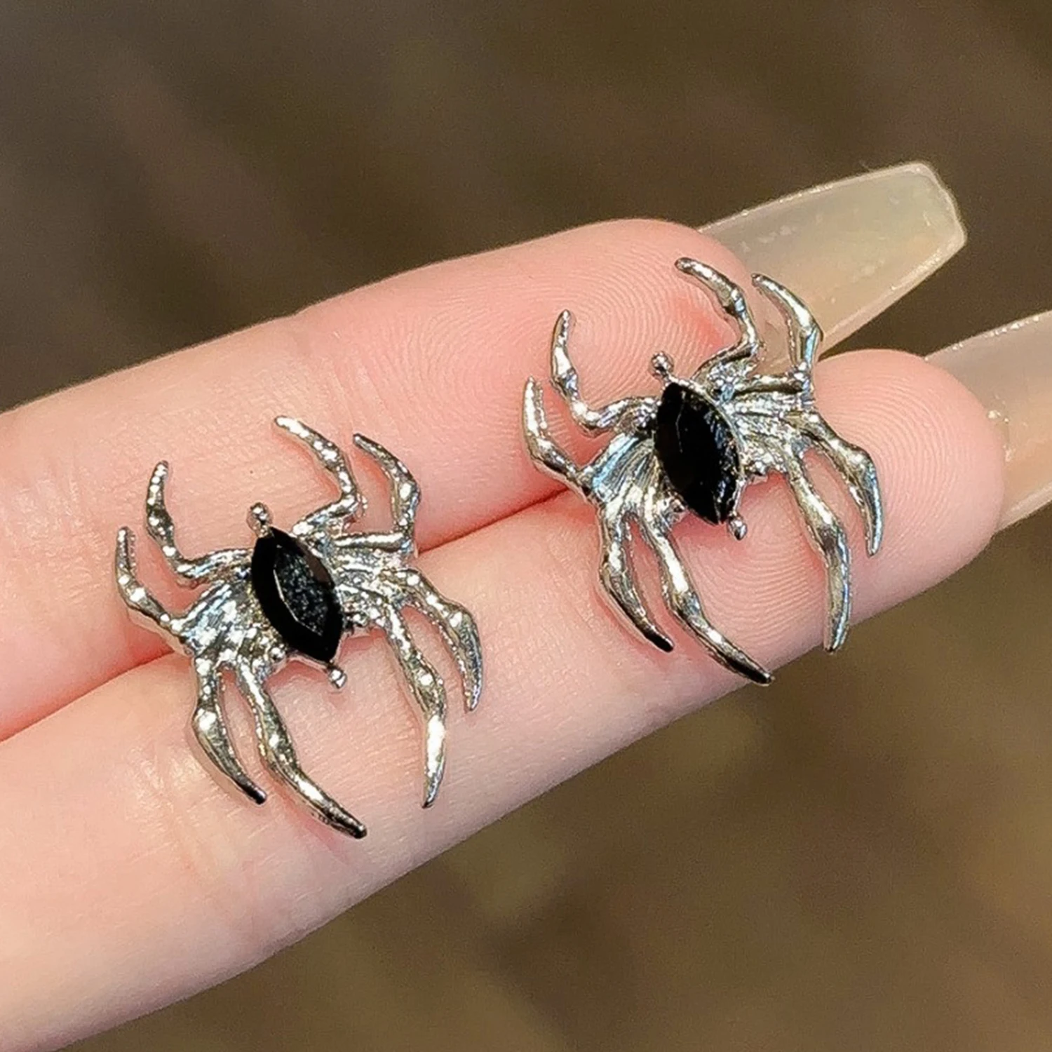 Silver Color Spider Stud Earrings for Women Unique Design Punk Personality Female Small Earrings Black Enamel Fashion Jewelry