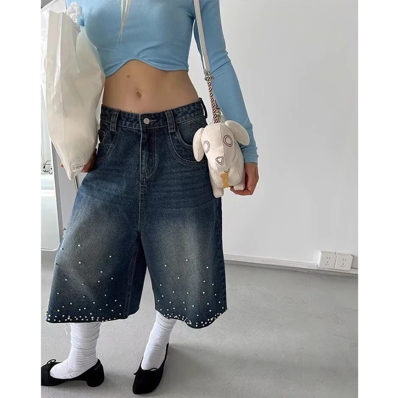 

Американские винтажные джинсовые шорты с эффектом потертости, укороченные, с бисером, свободного кроя, синие, повседневные, в уличном стиле, с необработанным краем, шикарные и непринужденные