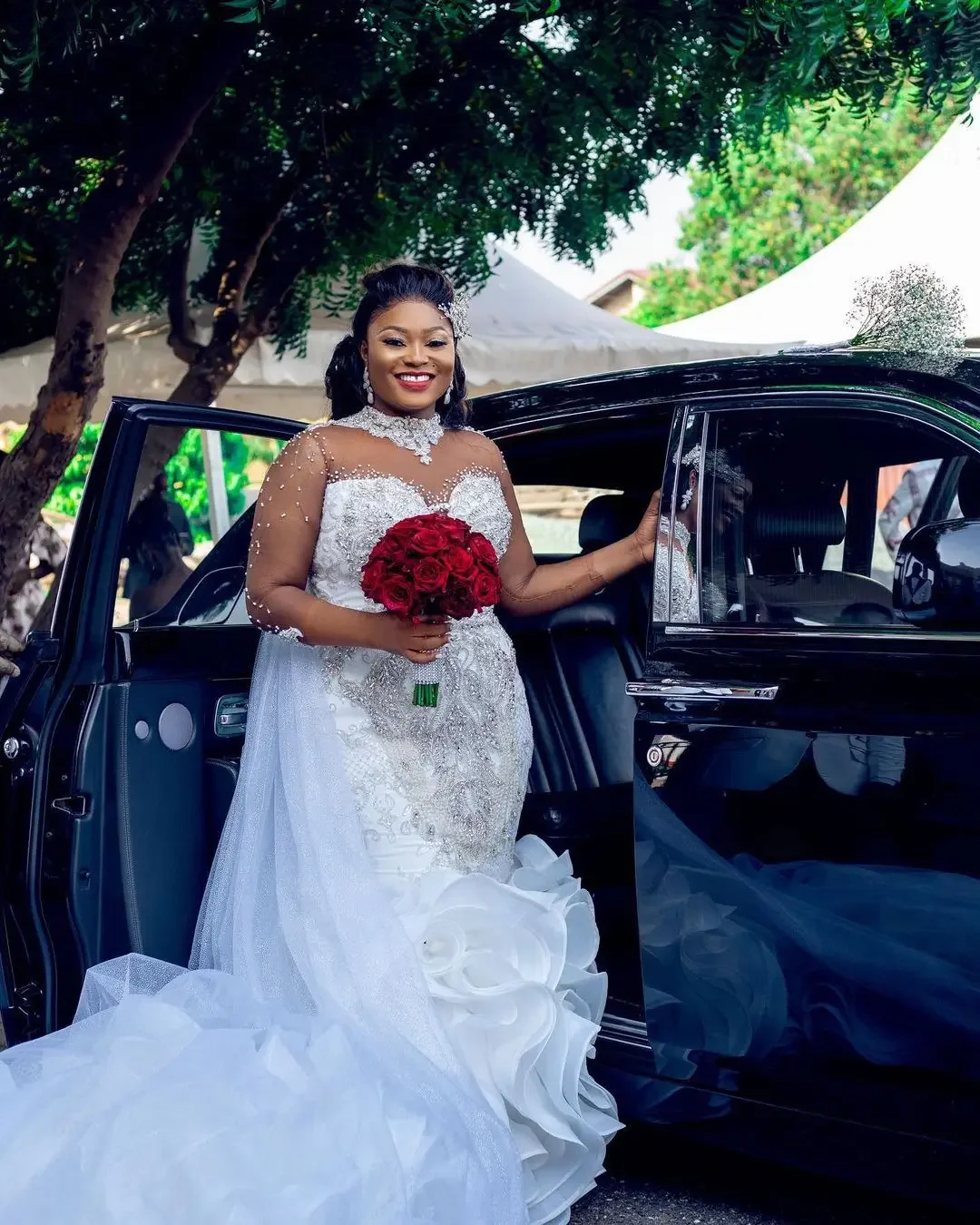 Customized Mermaid Wedding Dress Cascading Ruffles Long Train Beaded Bridal Gowns Saudi Arabic Luxury Vestido De Novia