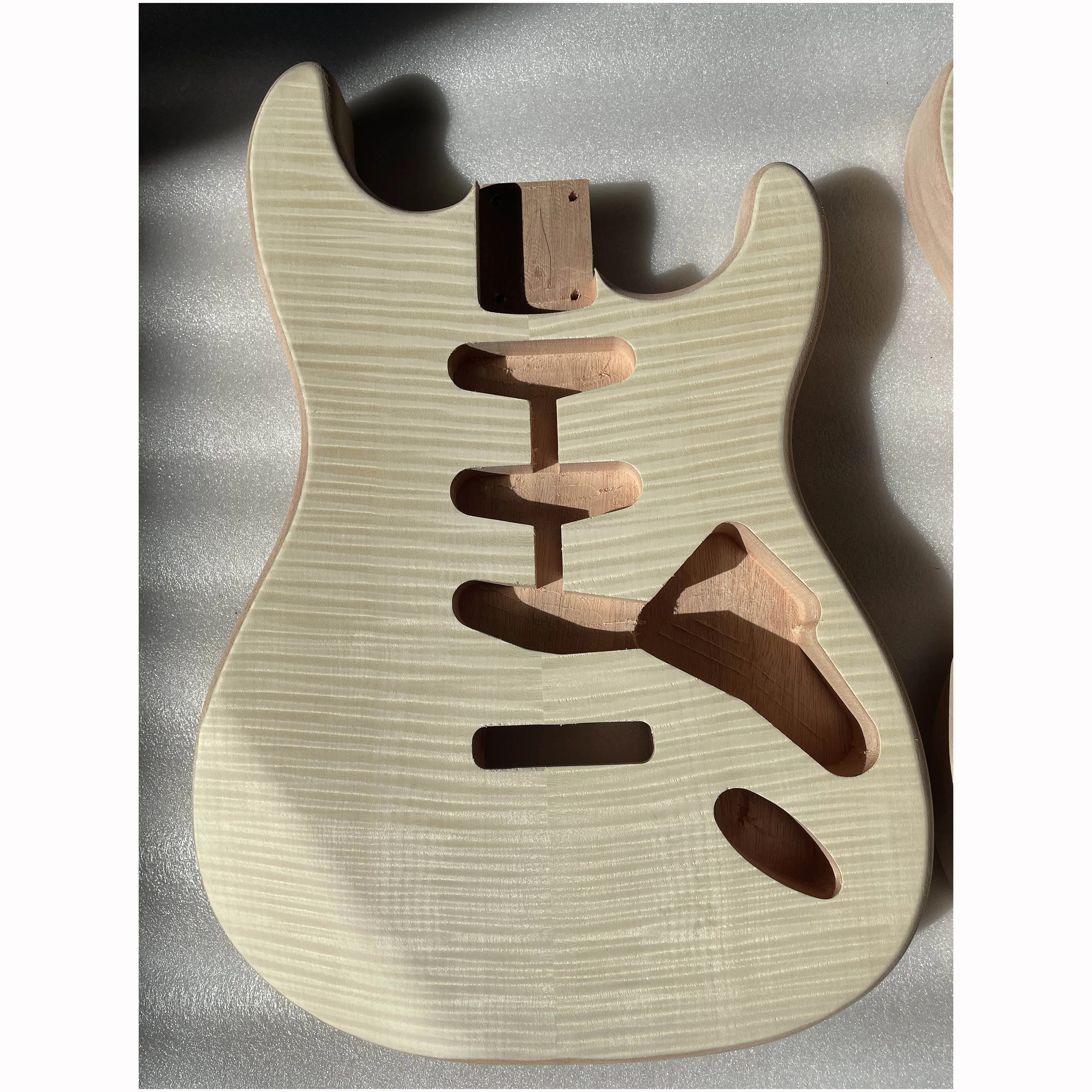 Unfinished Mahogany Wood Guitar Body, Flame Maple Veneer, Blank Guitar Barrel, DIY Part Accessories, 1 Piece Solid Wood