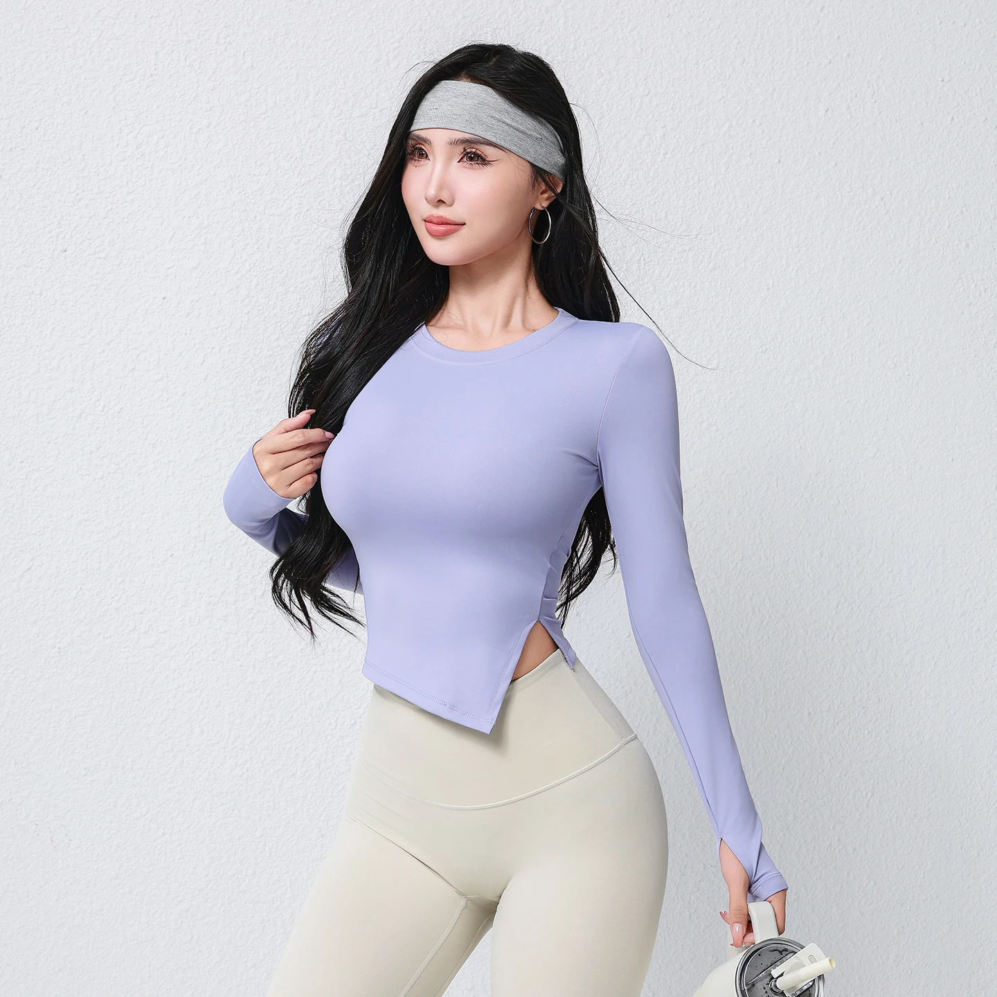 Damen-T-Shirt mit schmaler Passform, langärmelig, atmungsaktiv, schweißableitend, dehnbar, für Fitnessstudio, Laufen, Outdoor-Aktivitäten, seitlich geschnittenes Design