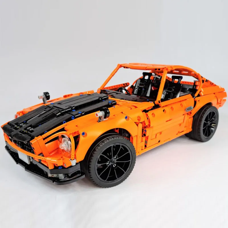 MOC-26511 Orange Vintage Classic Sports Coupe Building Blocks Model 2072Pcs Retro Performance Car Brick Hobby Toy