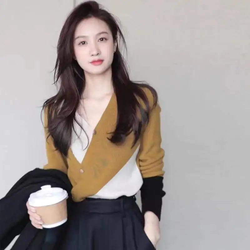 2024 Spring/Autumn Wool New Fashion Women's V-neck Sweater Hollowed Out Long Sleeve  Cross Knit Women's Color Matching Top