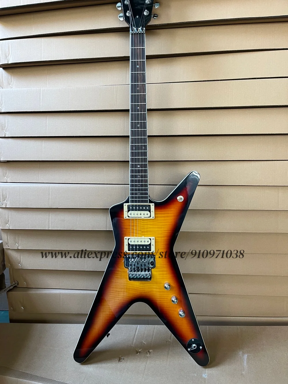 

Classic sunset guitar, Tremolo bridge, flamed maple top, solid wood body with maple neck, HH pickups, black tuner