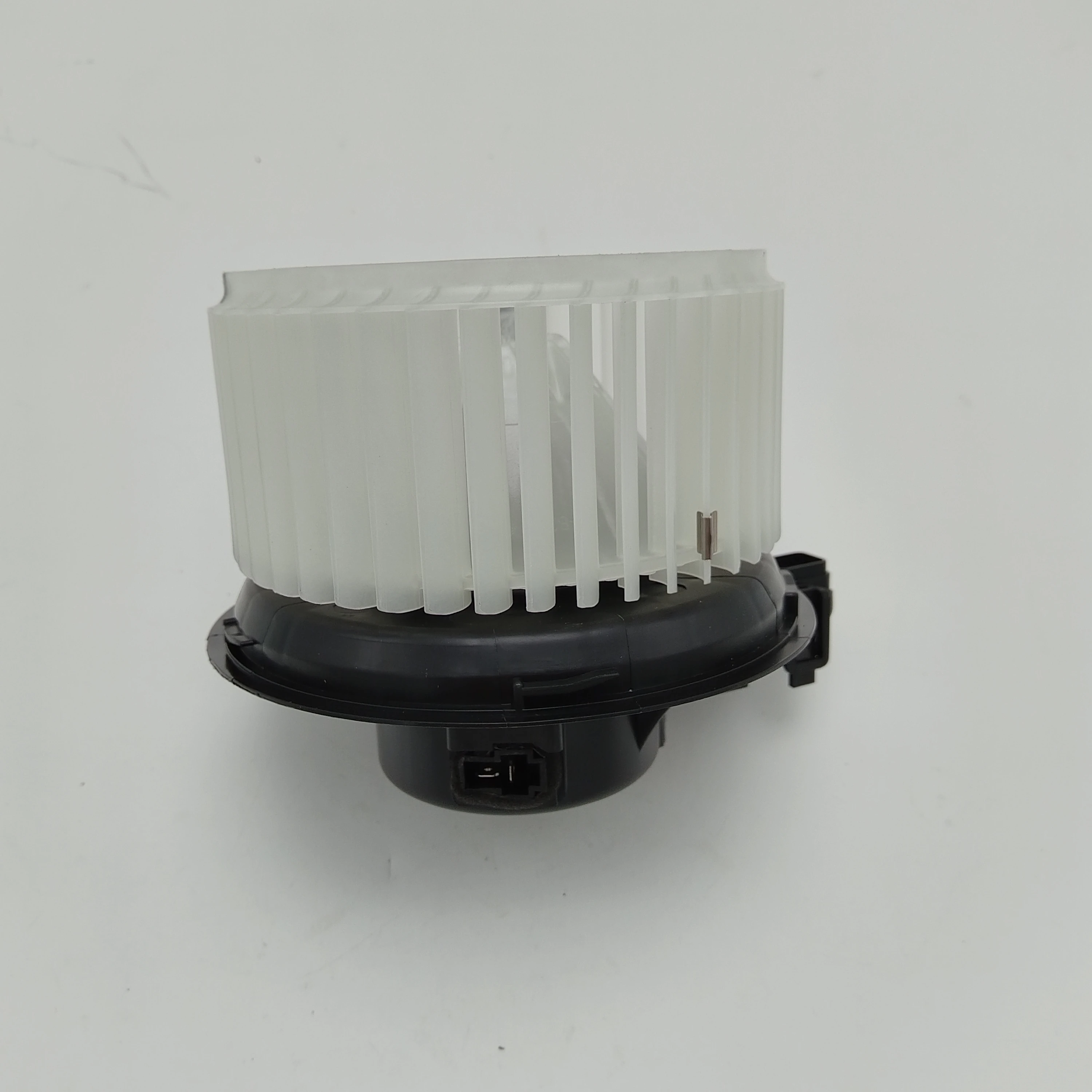 Left-Hand Drive Blower Motor Suitable for HYUNDAI I20 09-14 OE：4997168 971111J000 5018628
