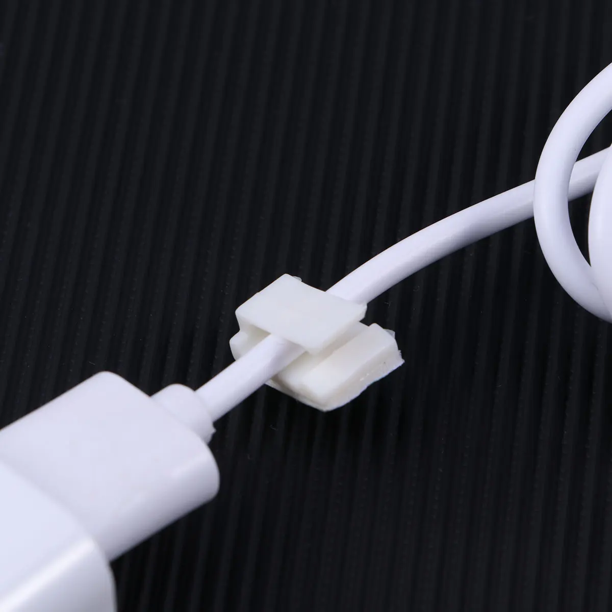 Striscia luminosa a LED USB 5V 12V Kit lampada per macchina da cucire Touch bianco Alimentato tramite USB Adesivo per illuminazione a corda flessibile Facile installazione