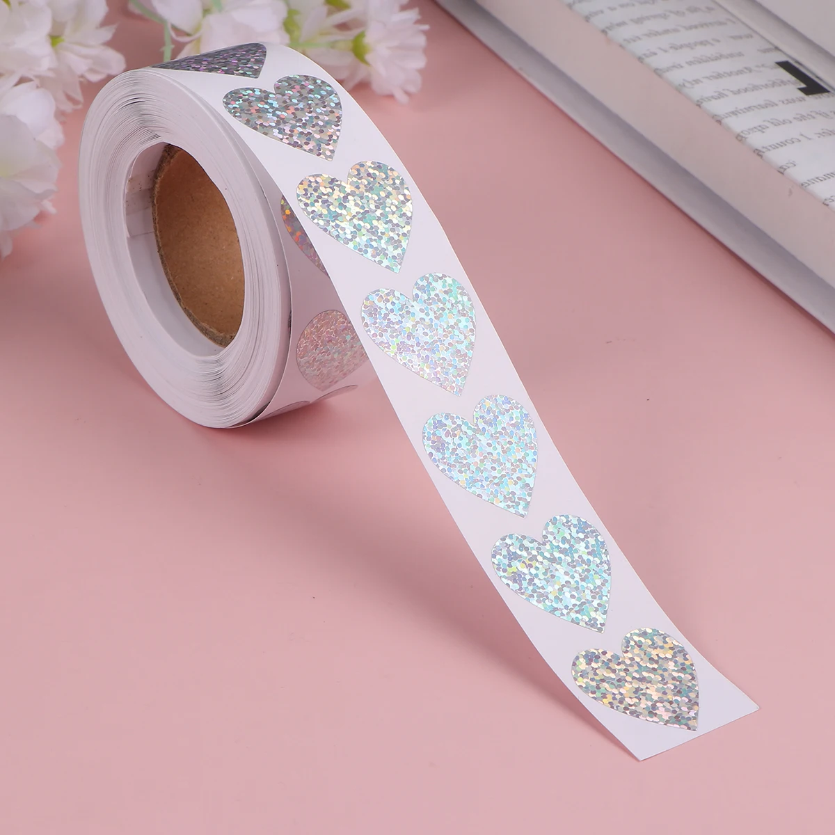 

500pcs Heart Shaped Sticker Self-Adhesive Gift Labels Sealing Stickers For Cake Packaging Business Boxes Decorative Label Rolls