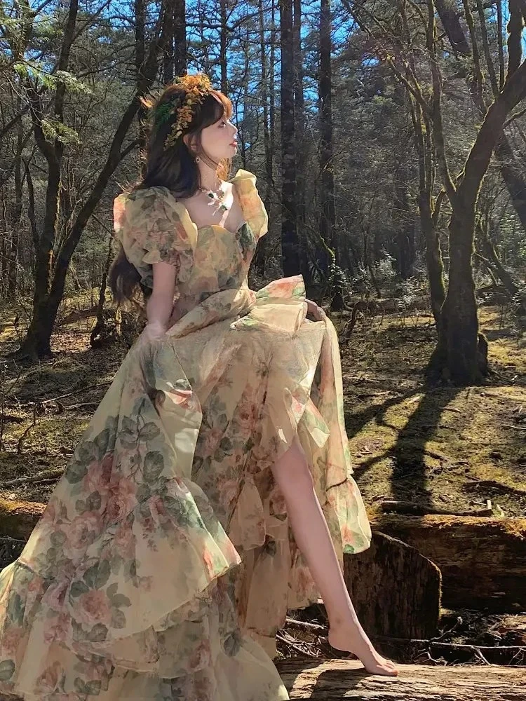 Sukienki Długie w Kwiaty z Falbankami Damskie 2025 Letnie Eleganckie Sukienki na Imprezę Słodka Księżniczka Moda Damska Koreańska Sukienka z Rozcięciem Codzienna