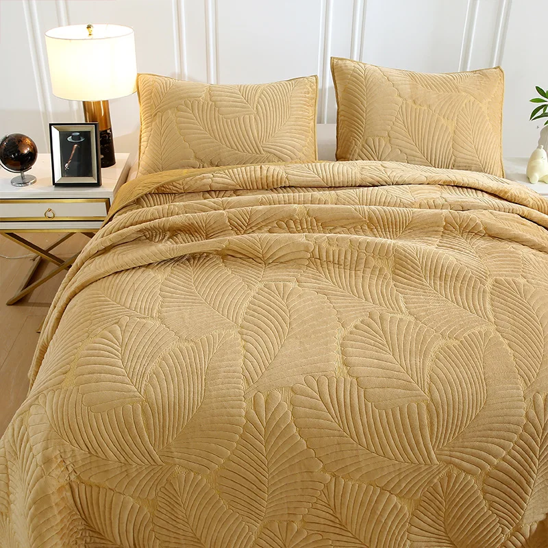 CHAUSUB Winter Soft Velvet Quilt Set 3PCS Bedspread on the Bed Palm Leaf Pattern King Size Blanket for Double Bed Warm Coverlet