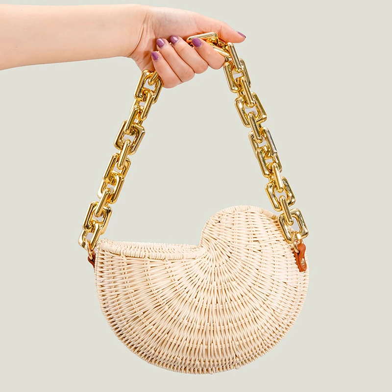 Luxury Conch Rattan Handbags Bohemian Shell Straw Bags for Women Thick Chains Shoulder Bag Wicker Woven Beach Designer Bag Tote