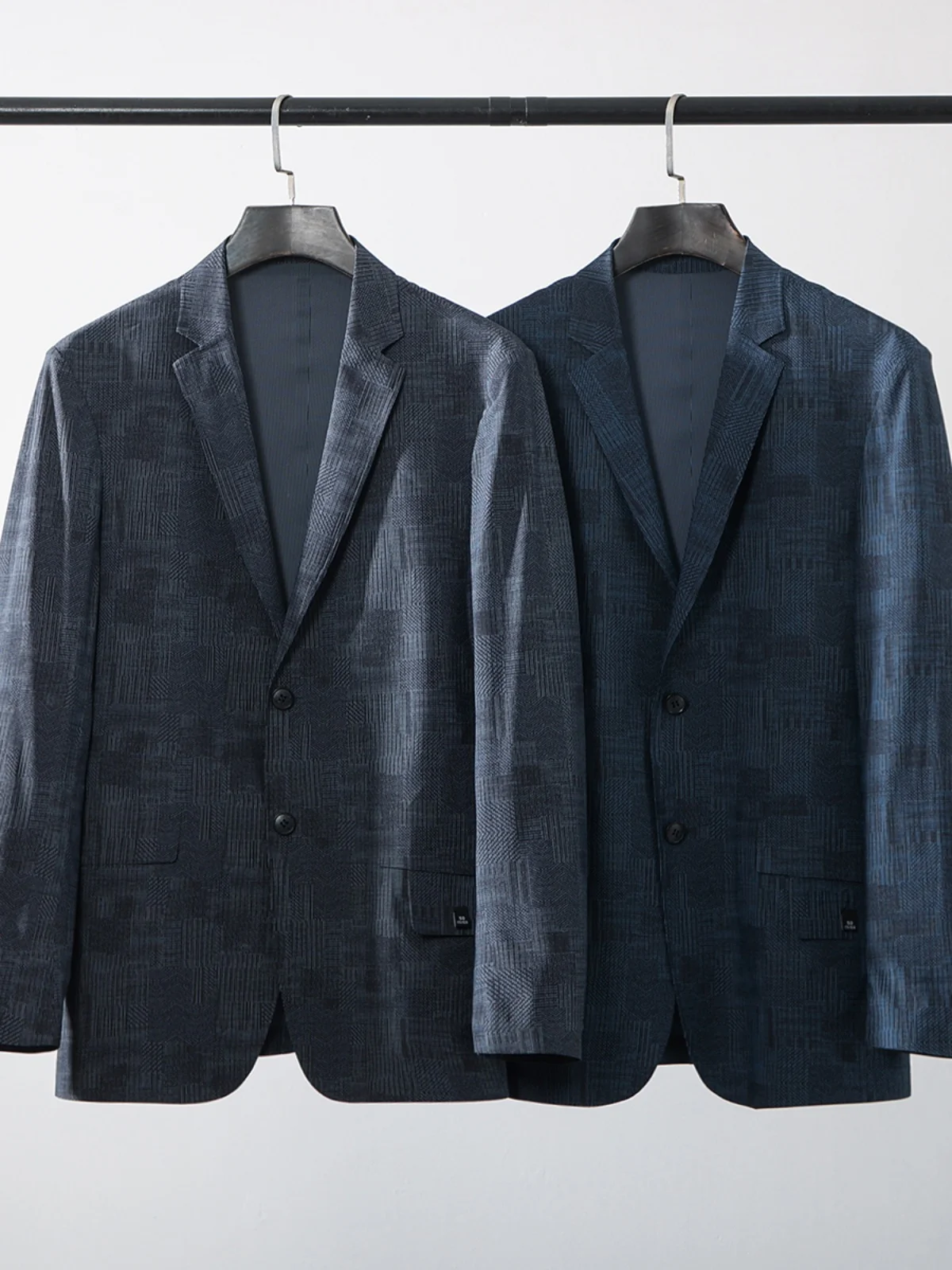 

High Quali Spring Summer Men's Sl Pred Anti-Wrinkle No-Iron Busin Casual Suit Jaet Thin Breathable Suit
