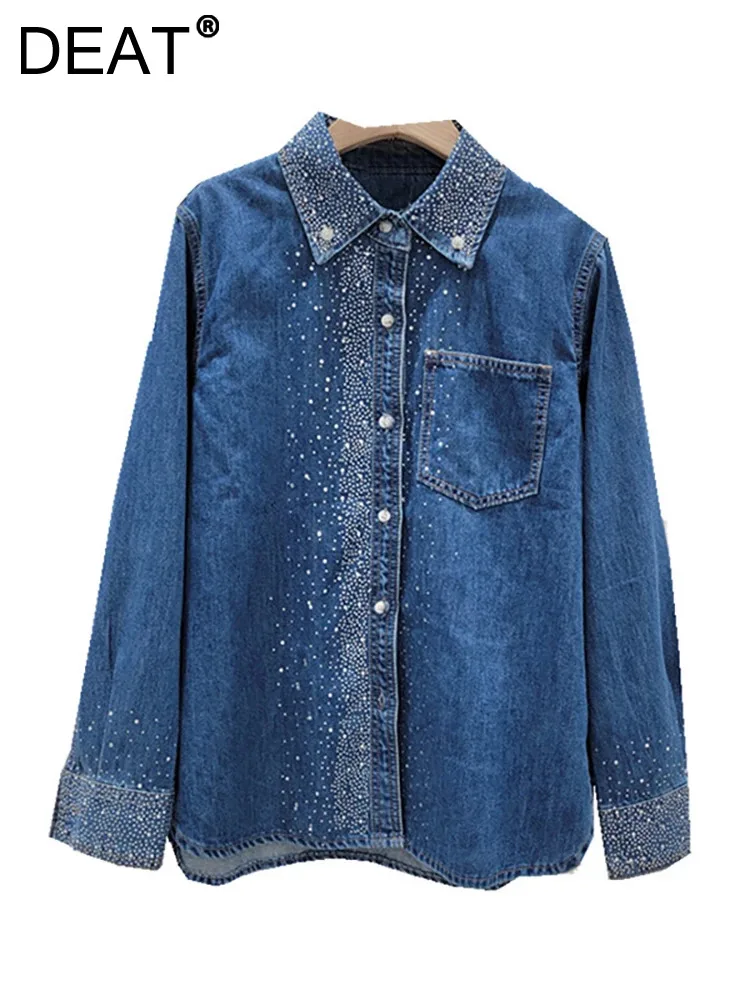 DEAT Women\'s Denim Shirt Loose Blue Grey Hot Fix Rhinestone Lapel Single Breasted Button Blouse 2024 Summer New Fashion 29L6940