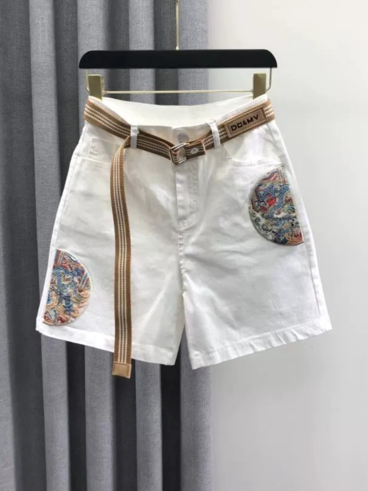 

New Chinese Sle White Casual Five-Point Ladies Summer Loose Faionable Embroidered Straight Leg Jeans orts High Waist Co...