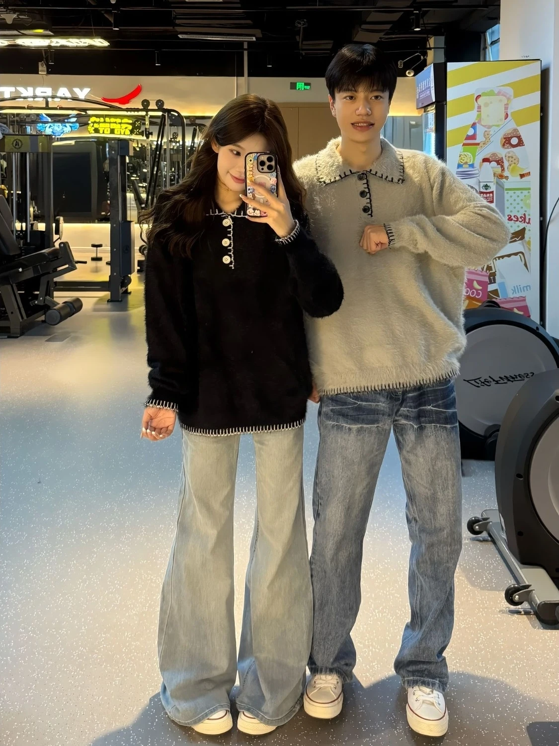 

Вязаный свитер с длинным светом в американском стиле ретро для мужчин и женщин с воротником из искусственного меха Lazy High-End Feeling irt Coupl...