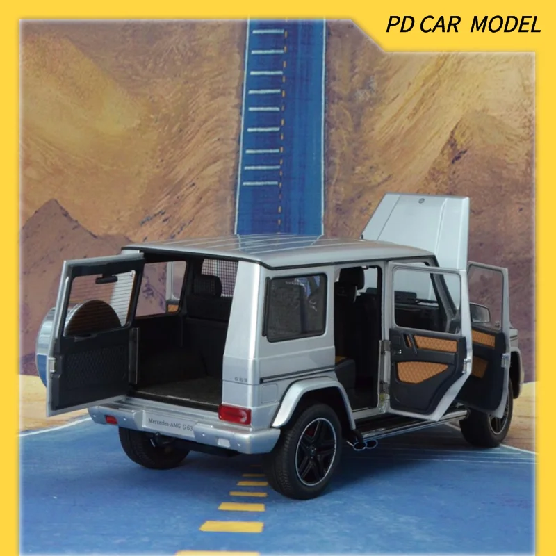 AUTOART Collectible 1:18 Scale Model Mercedes AMG G 63 Silver Gift for friends and family