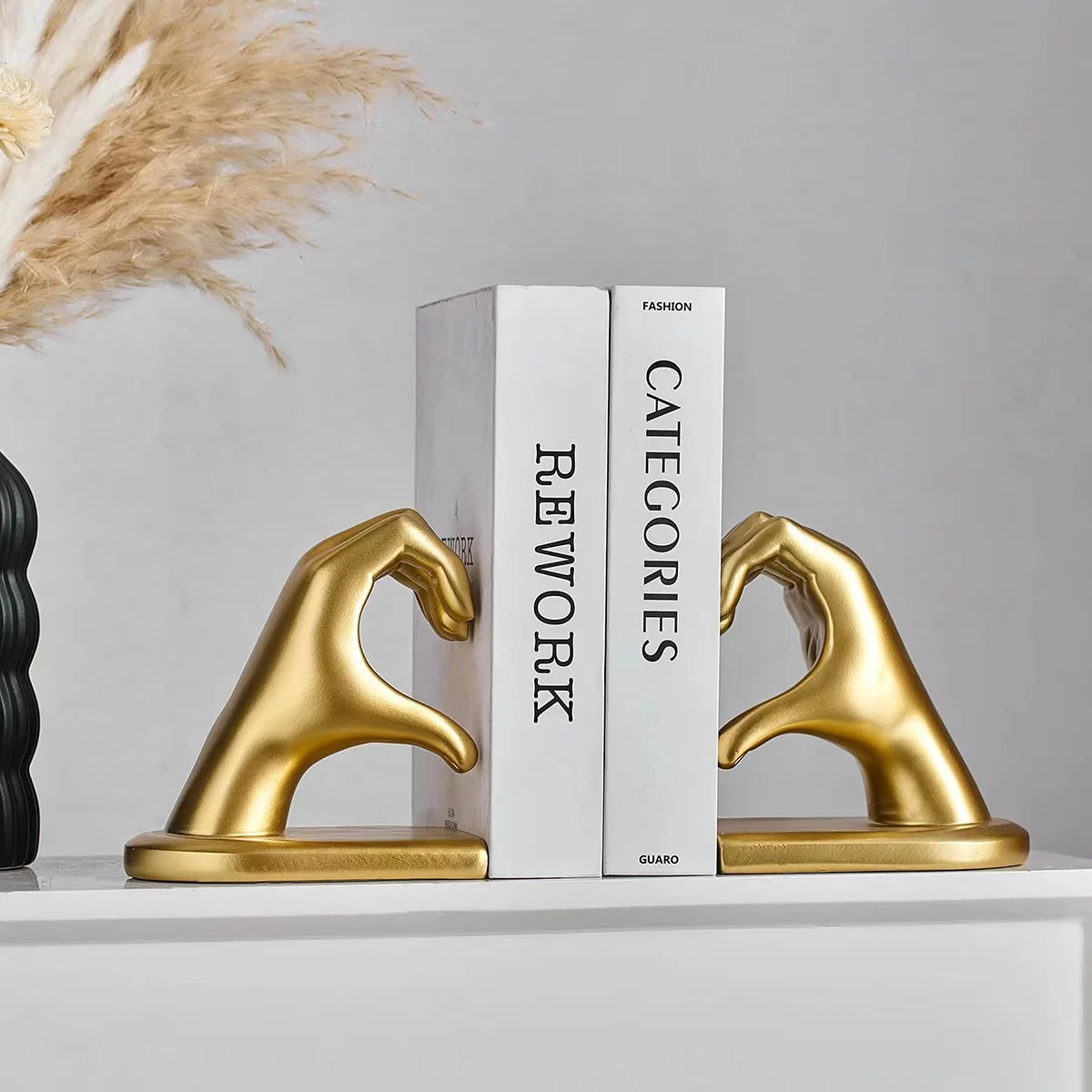 Black Heart Hands Sculpture Bookends Cute Book Ends Decorative Bookends for Shelves Creative Hand Statue Book Holders for Shelf