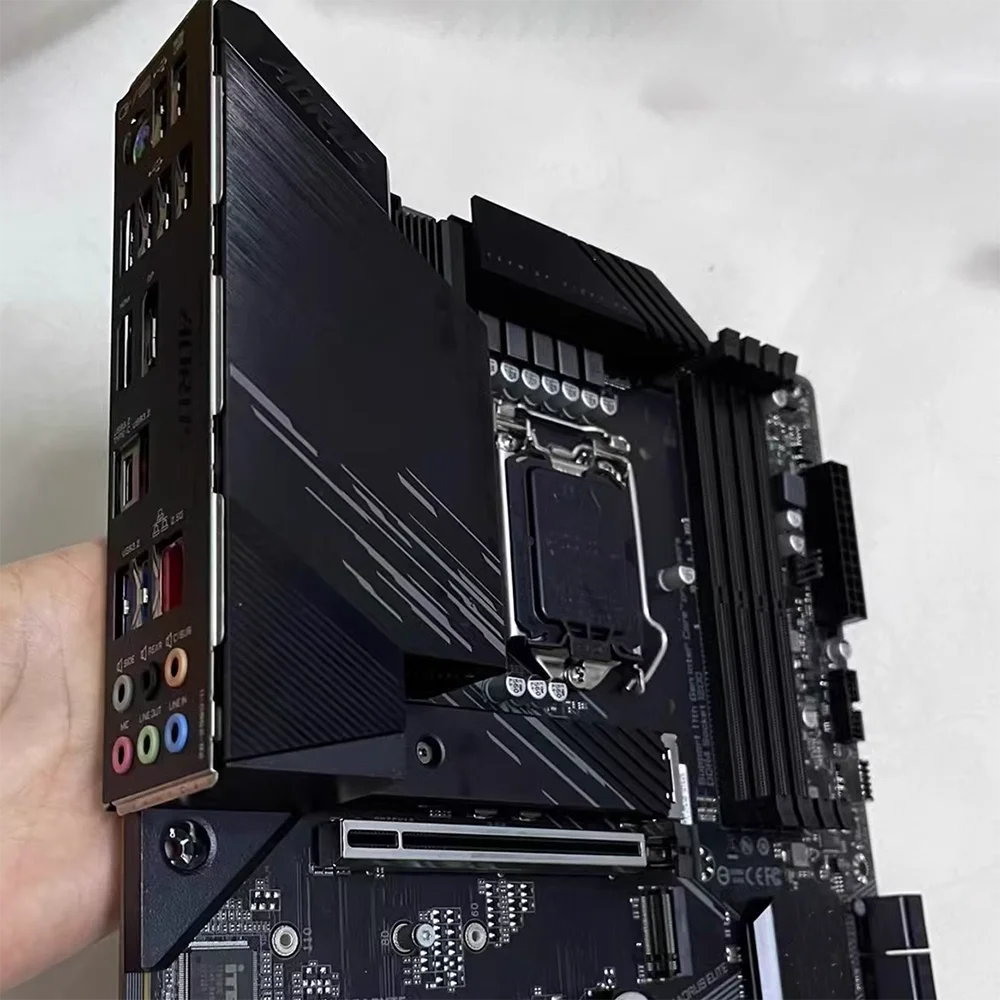 

M.2 DP HDMI поддерживает материнскую плату Core 10/11 поколения 1200, B560M-AORUS ELITE