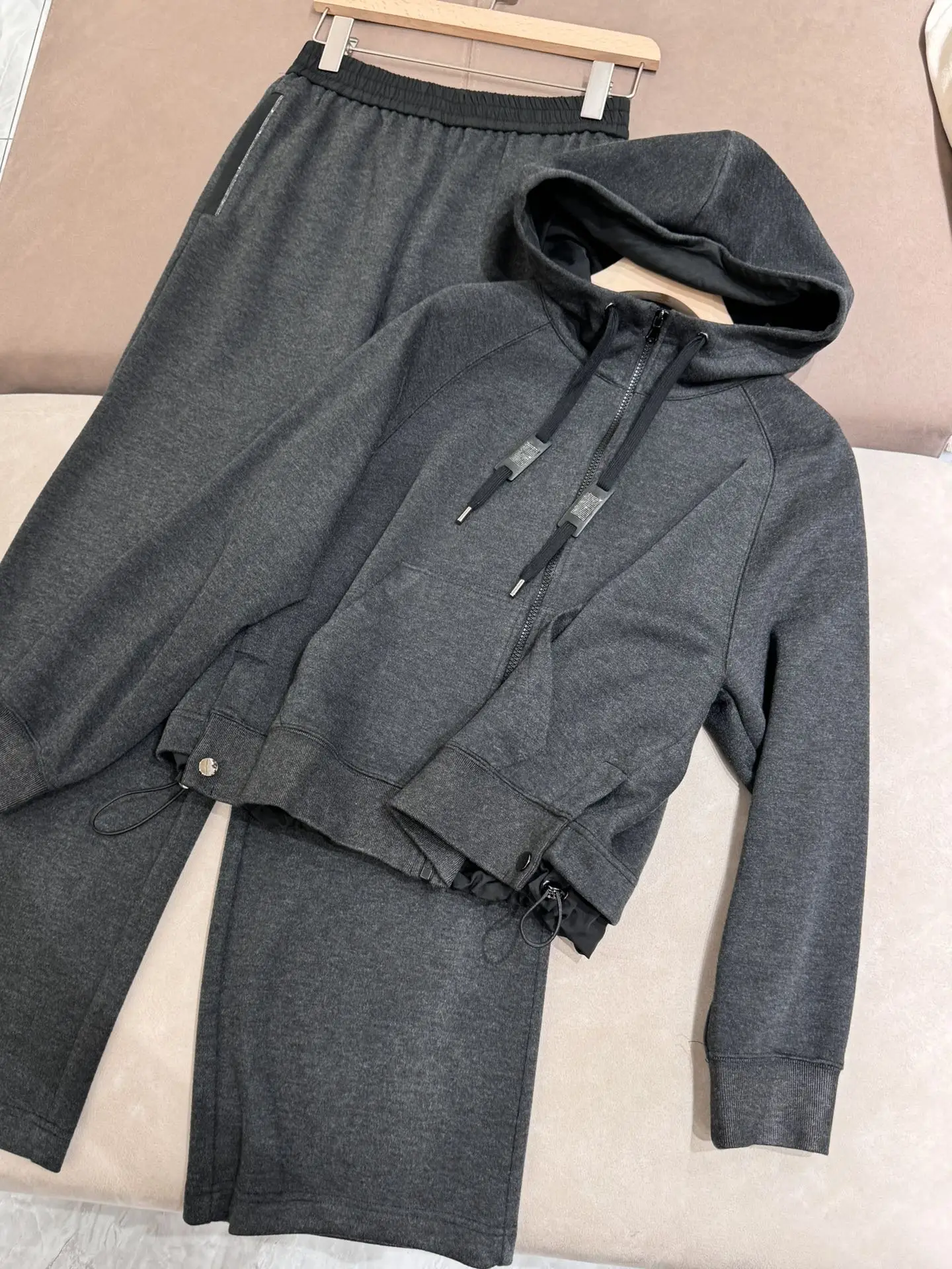 Set di pantaloni da donna primaverili Giacca con zip a maniche lunghe + pantaloni dritti Set da 2 pezzi