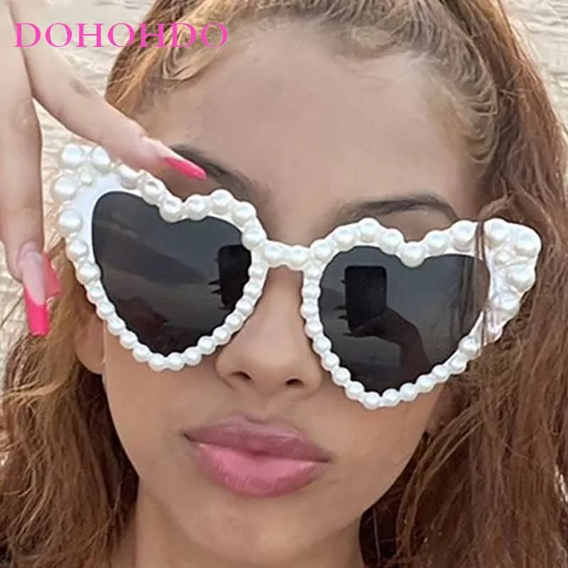 

DOHOHDO Summer Fashion Heart Shaped Pearl Sunglasses For Women Personality Large Frame Sun Glasses Casual Sweet Eyewear UV400