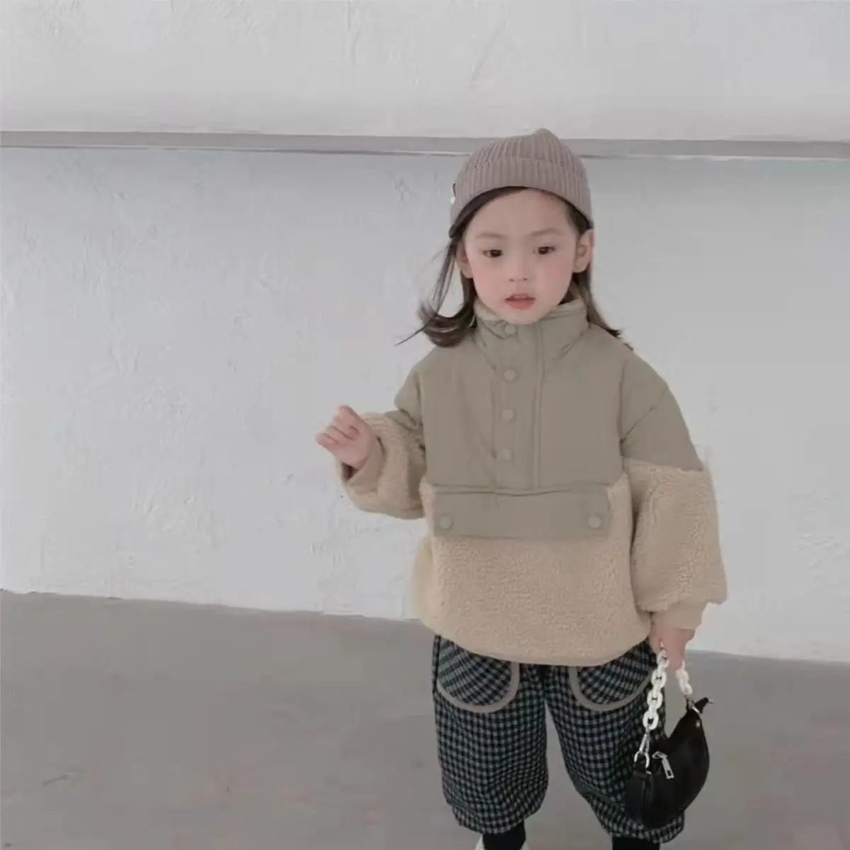 معطف شتوي للأطفال مبطن بالقطن للفتيات الصغيرات فضفاض من صوف الضأن بالإضافة إلى هوديي من الصوف معطف دافئ سميك محايد