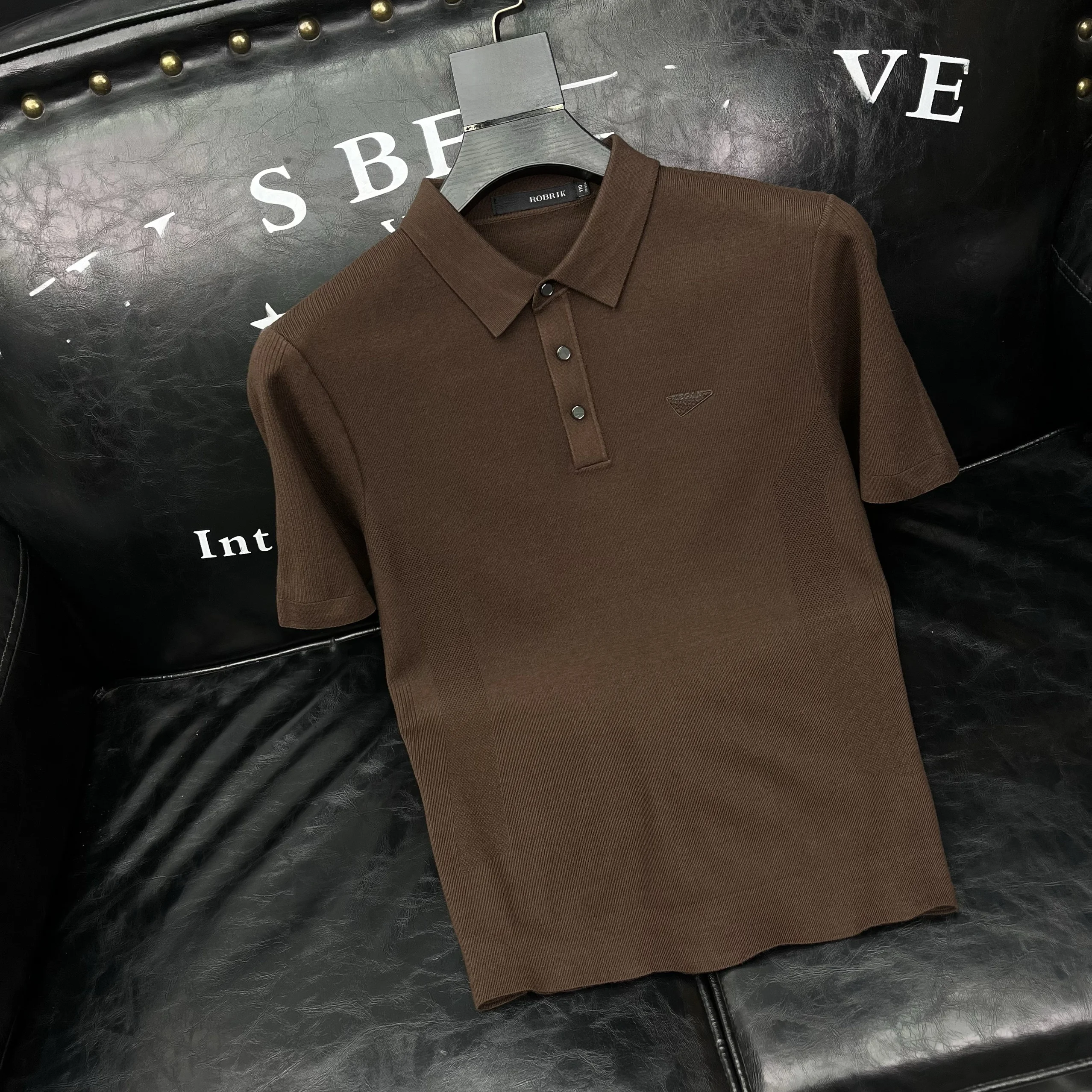 

Мужской вязаный свитер на осень-зиму с отложным воротником, приталенный, простой дизайн, базовый.