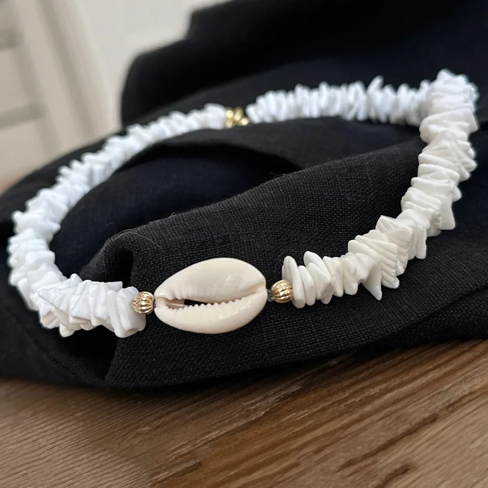 Puka Shell Choker Necklace White Round Hawaiian Natural Sea Shell Beach Jewelry Surfer Necklace for Women Cowrie Shell Aesthetic