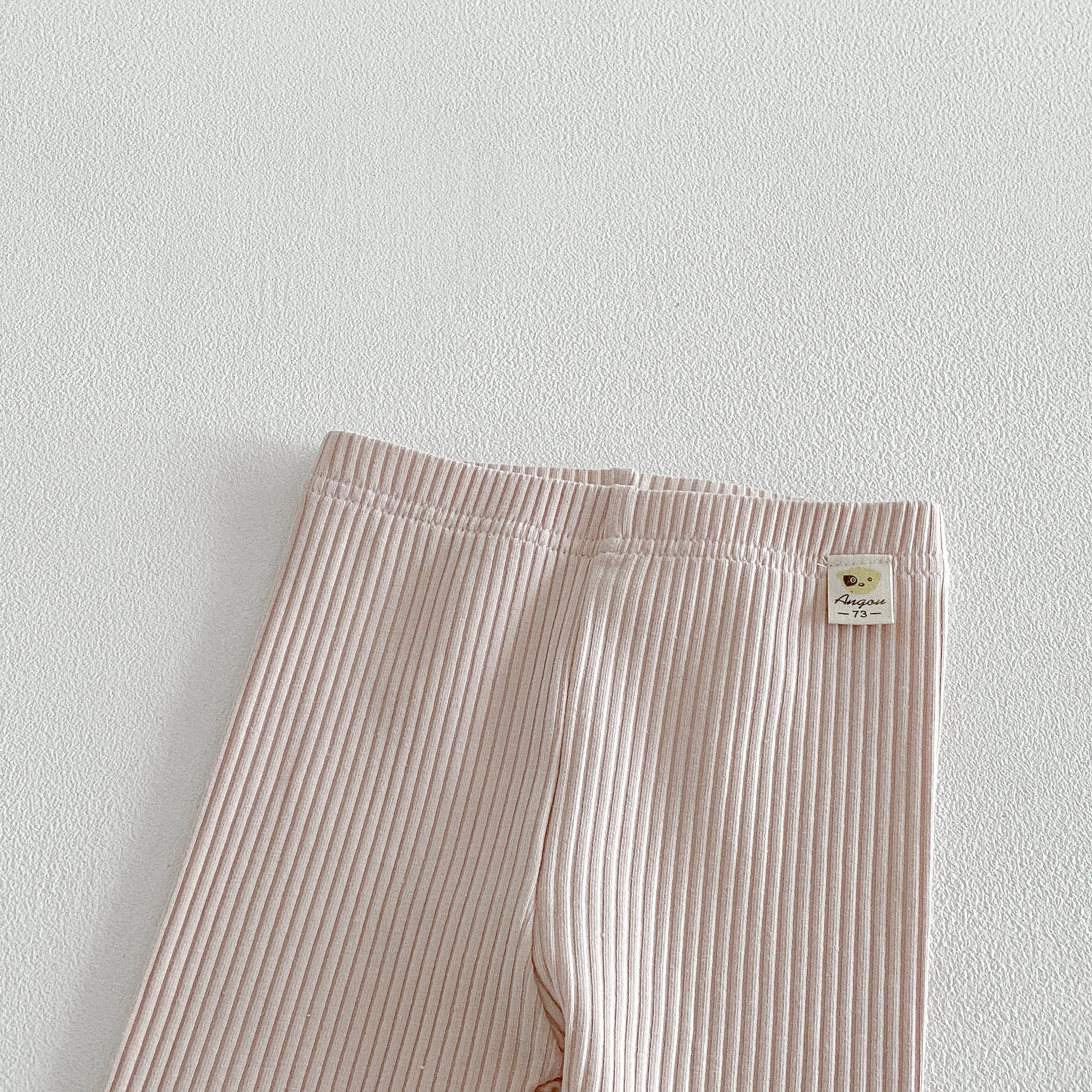 Frühlings- und Herbst-Outfit für Mädchen: Rundhals-Oberteil mit Spitzenbesatz und elastischen Leggings, zweiteiliges Set für Babymädchen – Detail 8