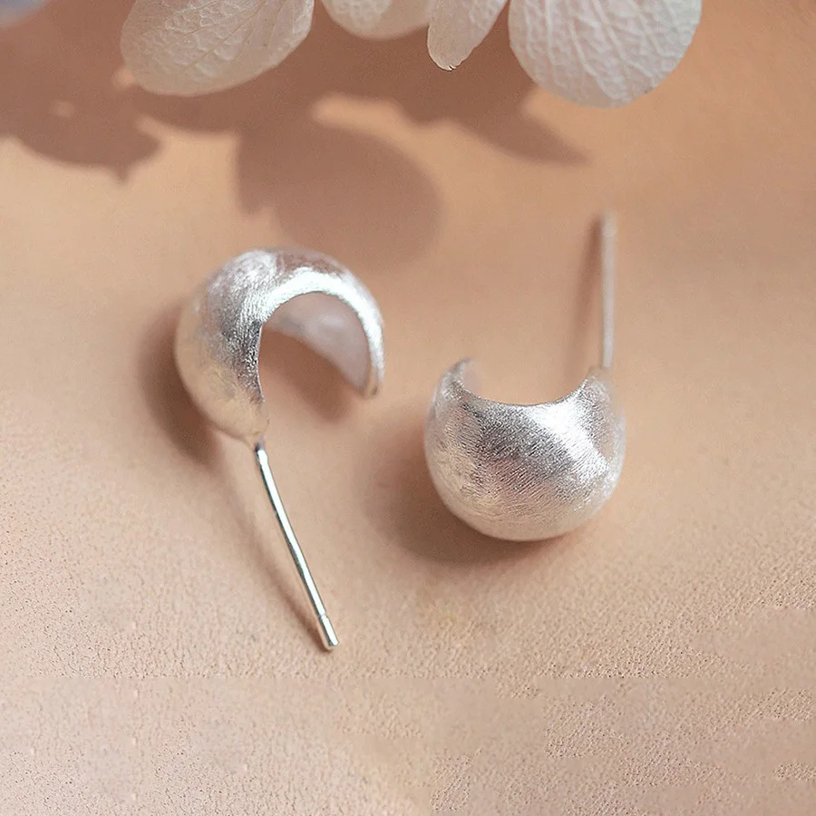 

Серьги-гвоздики из стерлингового серебра 925 пробы с матовой геометрией для женщин, вечерние классические ювелирные изделия, минималистичные модные аксессуары