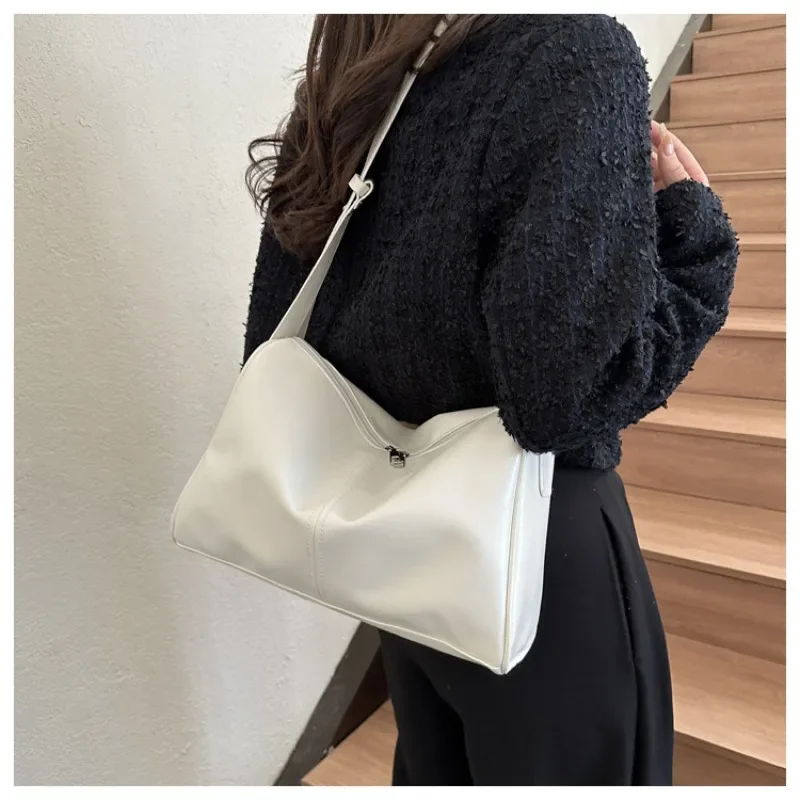 Commuter Large-capacity Crossbody Bag Women Autumn New Retro Fashion Tote Female Shoulder Bag Niche Design Leisure Shoulder Bag