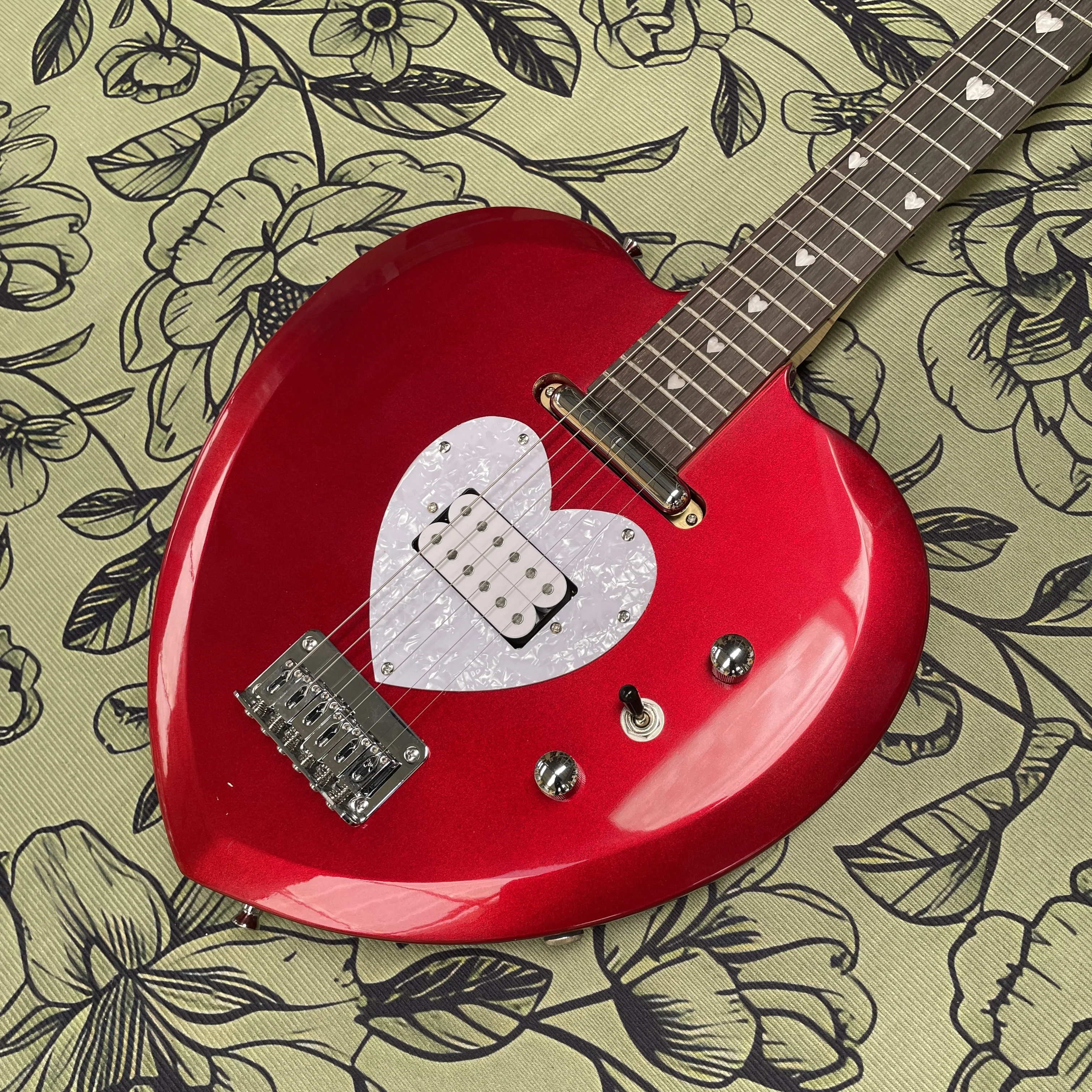 Red heart-shaped 6-string electric guitar, stage performance for girls guitars, advanced universal electric guitarra