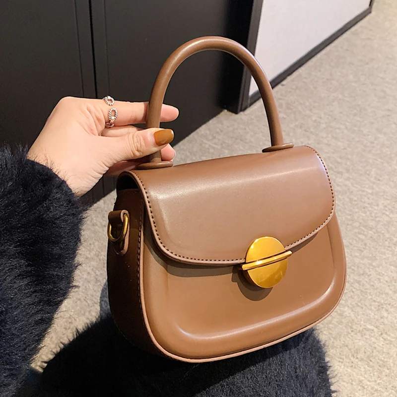 حقيبة مربعة الموضة حقائب كتف صغيرة جديدة للنساء 2025 جودة عالية الصلبة بولي Leather الجلود Crossbody حقيبة ساعي فاخرة الإناث