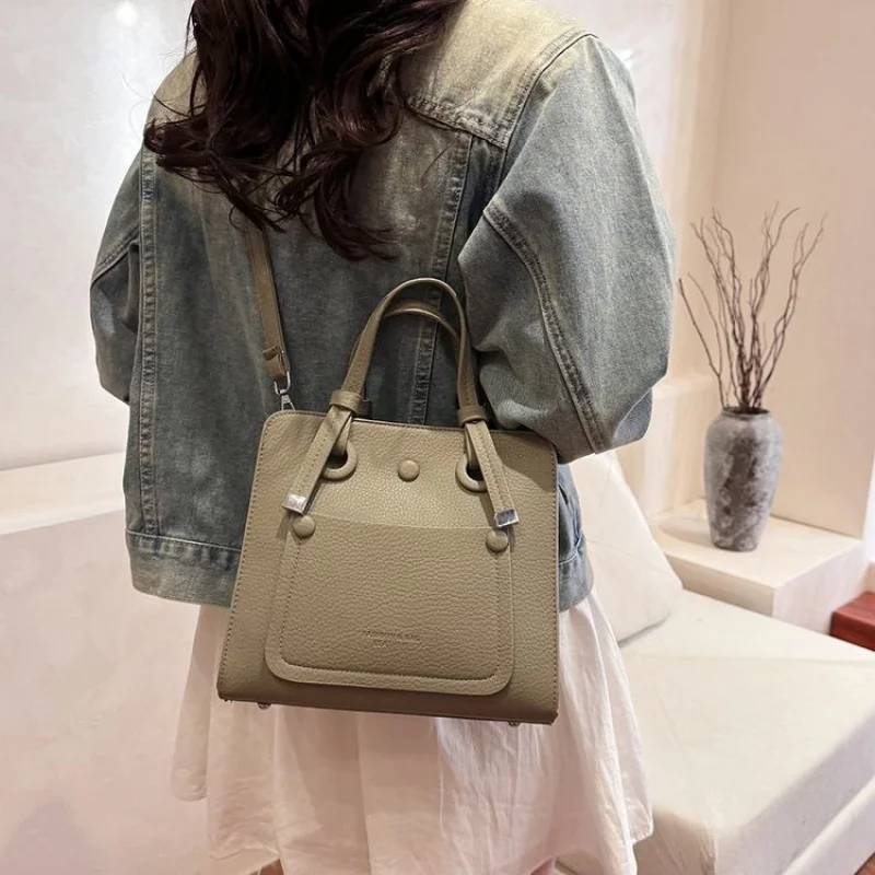 

High-End Ladies Crossbody Bag With Casual Vintage Vibe And Soft Suede Trim Suitable For Lightweight City Travel​