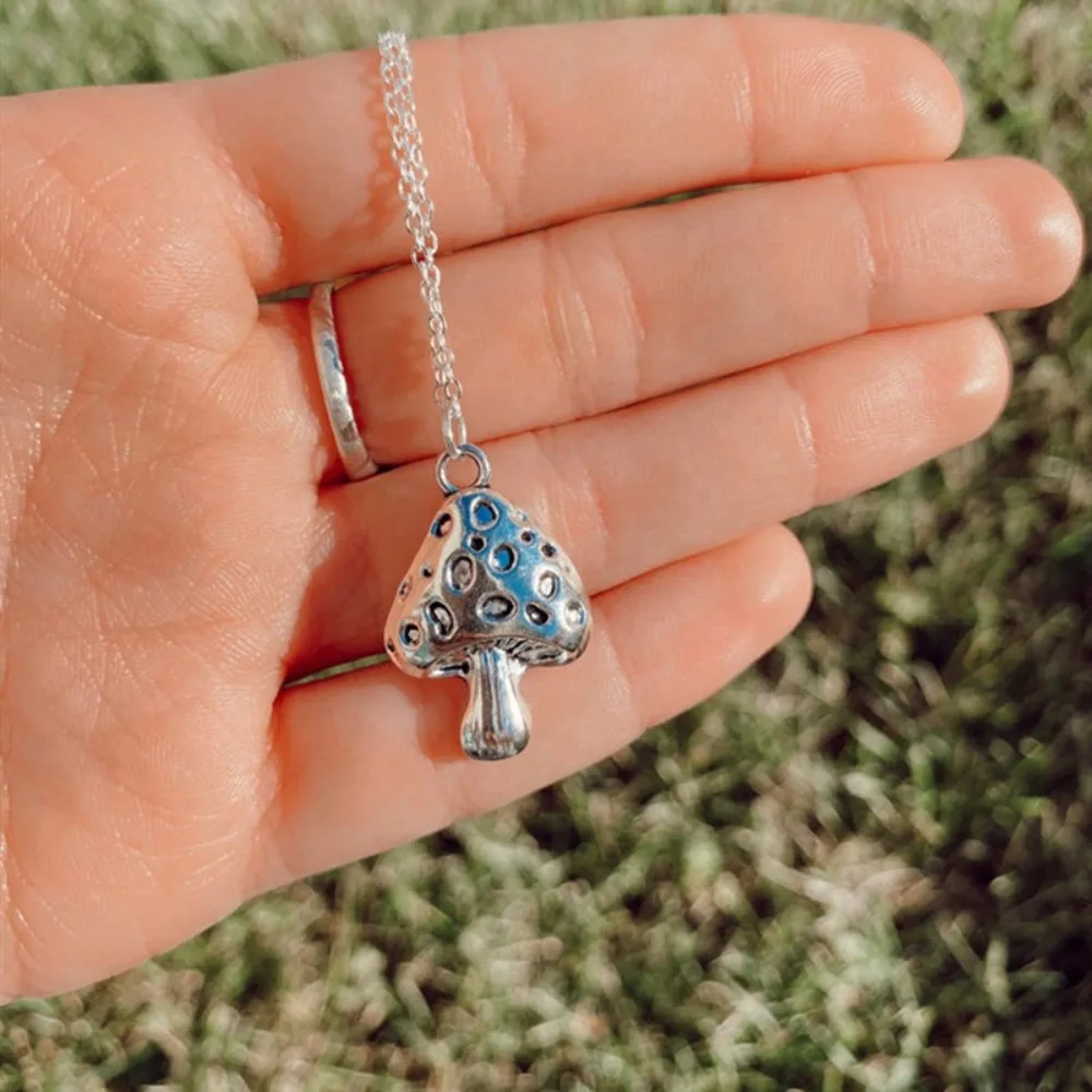 Fashion Creative Sliver Color Stereo Simulation Mushroom Pendant Necklace for Women Men Charm Retro Collar Chain Jewelry Gifts